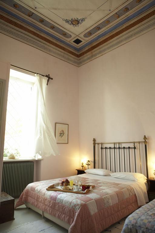 Archontiko Stathopoulou Hotell Agios Georgios Nilias Rom bilde