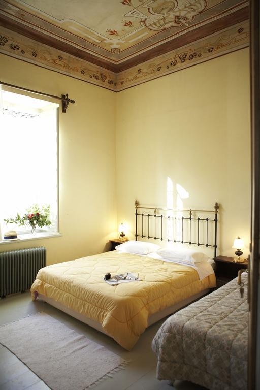 Archontiko Stathopoulou Hotell Agios Georgios Nilias Rom bilde